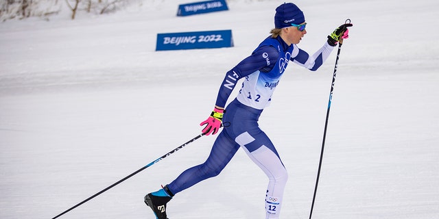 Remi Lindholm aus Finnland tritt am 11. Februar 2022 im National Cross-Country Ski Center in Zhangjiakou, China, beim klassischen 15-km-Langlauf der Männer während der Olympischen Winterspiele 2022 in Peking an.  (Photo by Tom Wheeler/VOIGT/DeFodi Images via Getty Images)