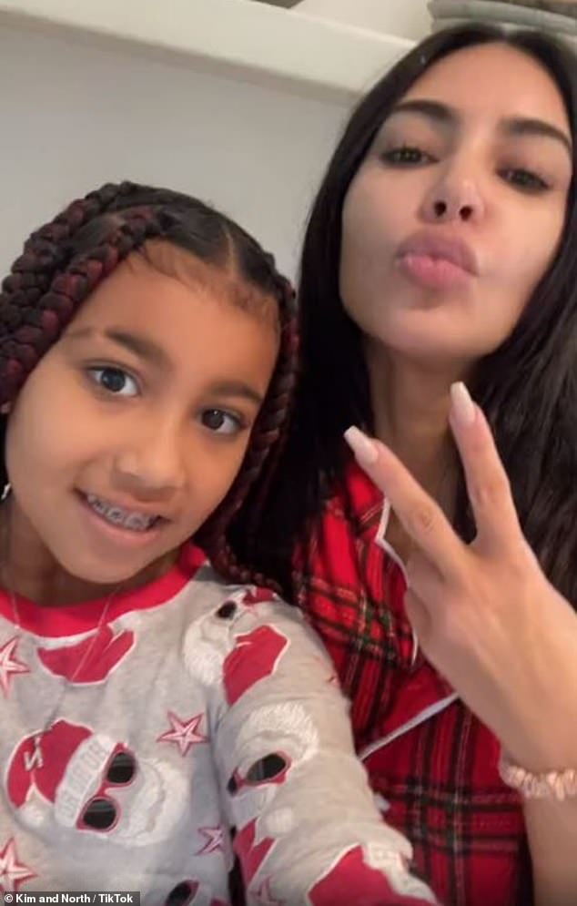 Schmerzhaftes Thema: Die Vlogging-Plattform war umstritten für Penelopes Cousine aus dem Nordwesten, nachdem sie und ihre Mutter Kim Kardashian den Zorn ihres Vaters Kanye West auf sich gezogen hatten