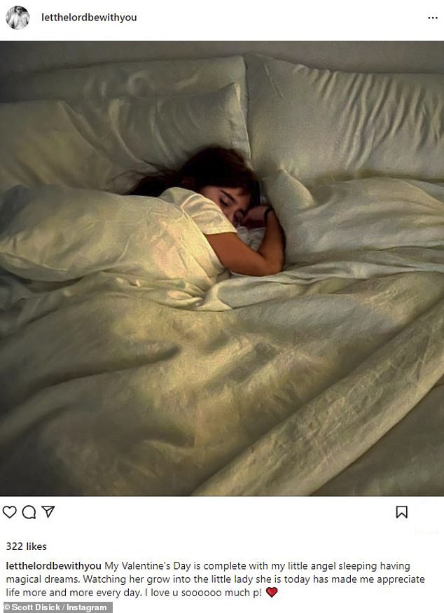 'Little Angel': Letzte Woche zeigte Scott seine Tochter auf Instagram in einem liebevollen Post zum Valentinstag, der sie schlafend im Bett zeigte