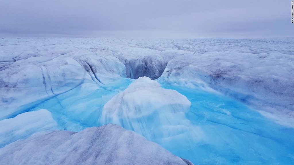 Grönlands Eis schmilzt von unten nach oben, viel schneller als bisher angenommen