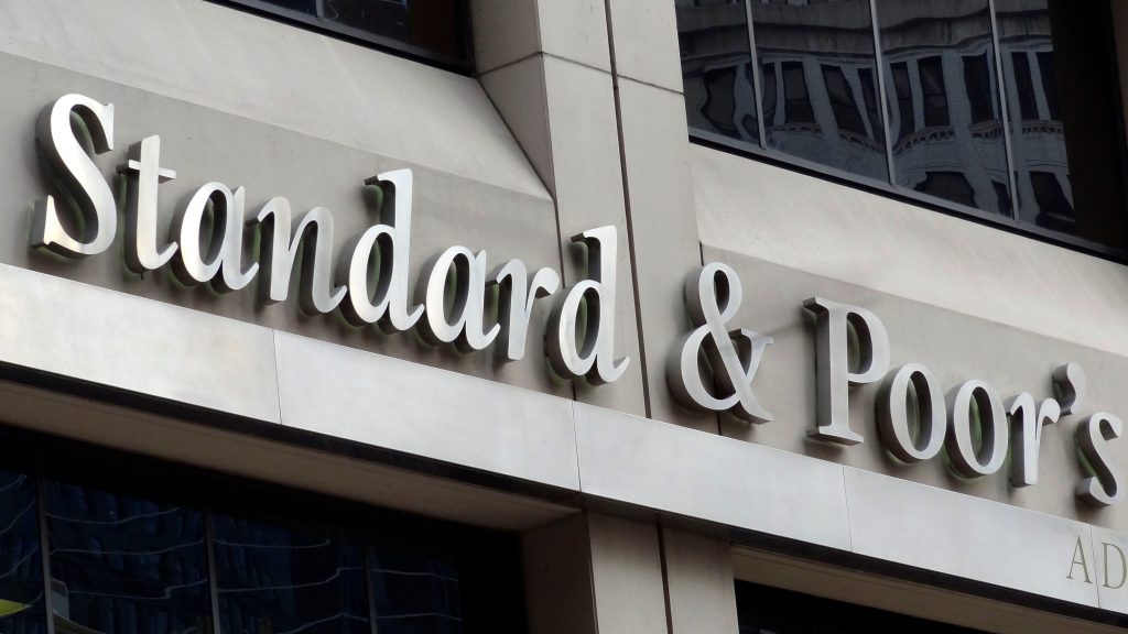 Standard & Poor's stuft Russlands Rating auf Ramsch herab, Moody's warnt vor Spam
