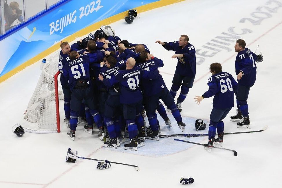 Finnland schlägt die Republik China und gewinnt die erste Goldmedaille im Herren-Eishockey
