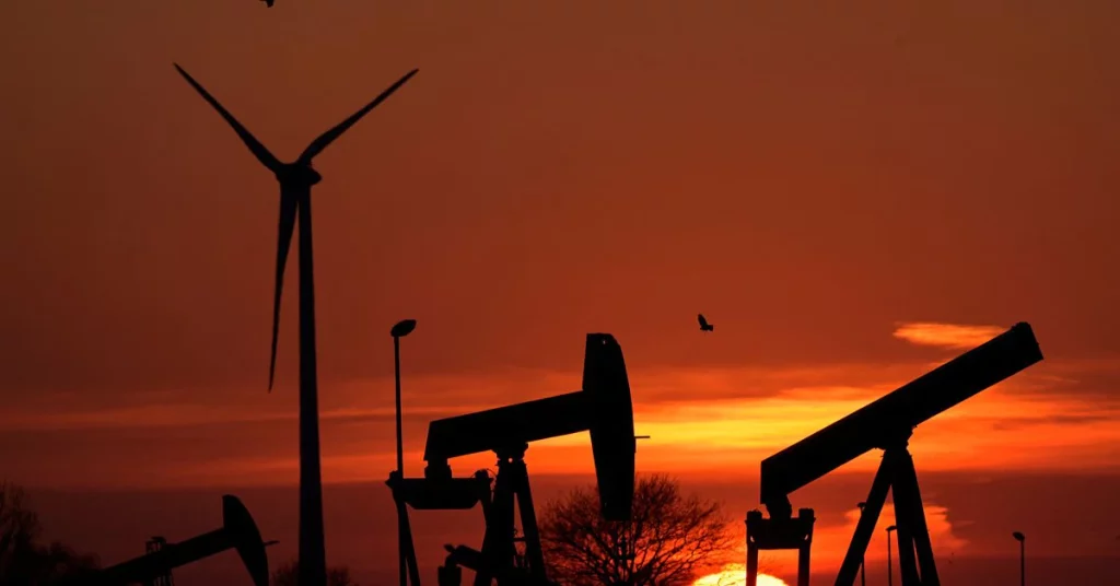Öl fällt um 17 %, wie die VAE sagen, um eine erhöhte Produktion zu unterstützen