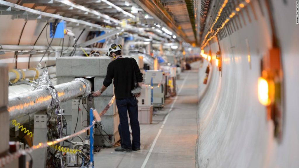 Neustart des Large Hadron Collider auf der Suche nach dunkler Materie