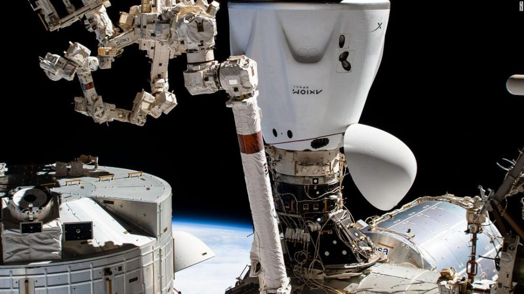 Die gesamte private Mission der SpaceX-Astronauten kehrt nach fast einer Woche Verspätung von der Internationalen Raumstation nach Hause zurück