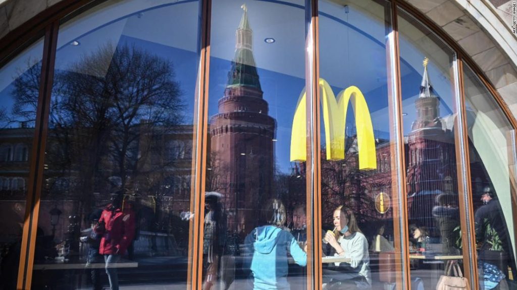 McDonald's hinterließ Millionen von Dollar an russischen Lebensmitteln, die es nicht verwenden kann