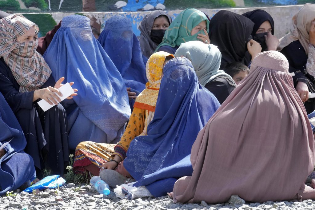 Afghanische Taliban befiehlt Frauen, sich von Kopf bis Fuß zu verhüllen
