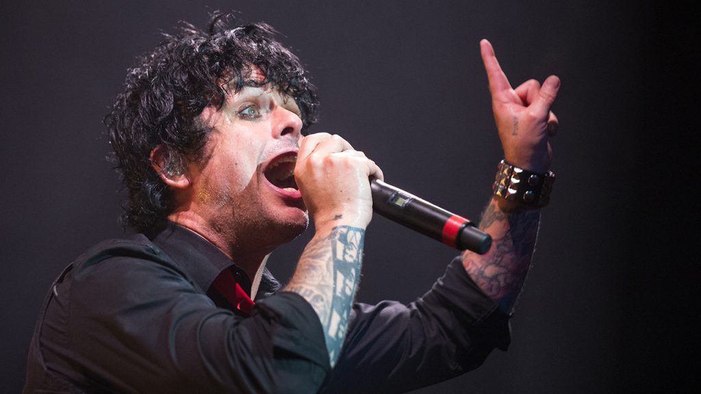 Billy Joe Armstrong von Green Day gibt seine US-Staatsbürgerschaft auf: „F --- America“
