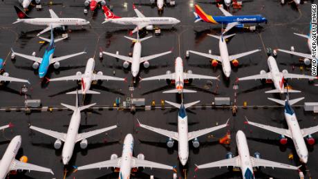 Boeing verzögert sein neuestes Flugzeug, da die Verluste steigen