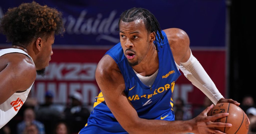 Beeindruckend gekleidet: Moses Moody tritt beim Auftakt der Warriors Summer League auf