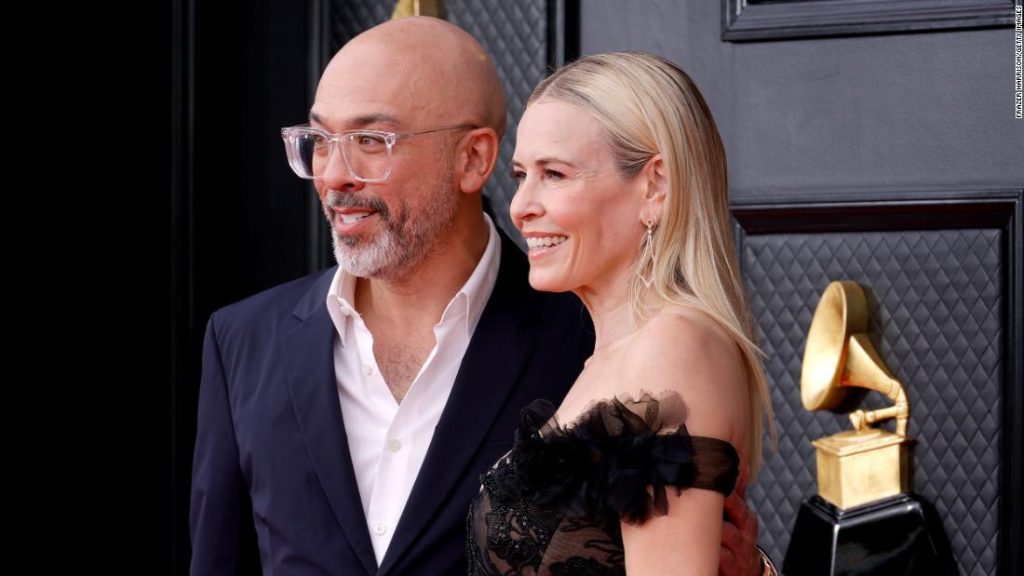 Chelsea Handler und Joe Coy geben ihre Trennung von „Heavy Hearts“ bekannt