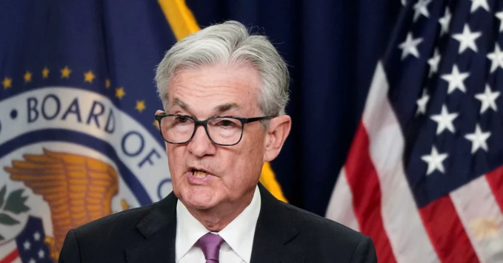 Die Fed hebt die Zinsen erneut an, sagt, sie werde im Kampf gegen die Inflation nicht nachlassen