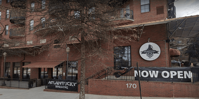Google Maps-Bilder zeigen das Äußere der Atlantucky-Brauerei in Atlanta.