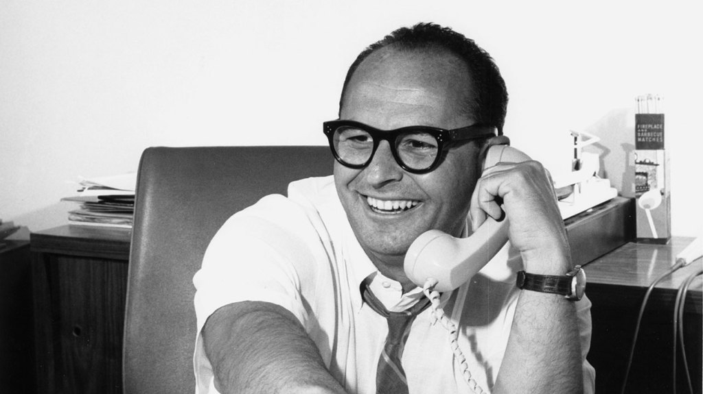 Mo Austin, Kopf des legendären Warner Bros. Records, starb im Alter von 95 – Billboard