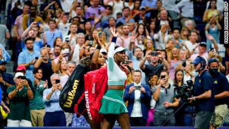 Serena und Venus Williams aus dem Doppel raus  Gespielt von einem tschechischen Duo bei den US Open