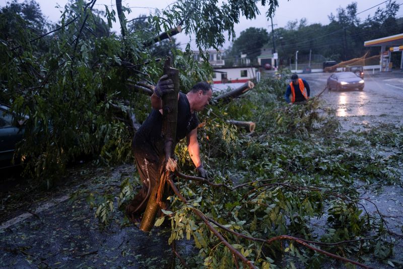 Hurrikan Fiona trifft auf die Dominikanische Republik, wo der größte Teil von Puerto Rico noch immer ohne Strom ist
