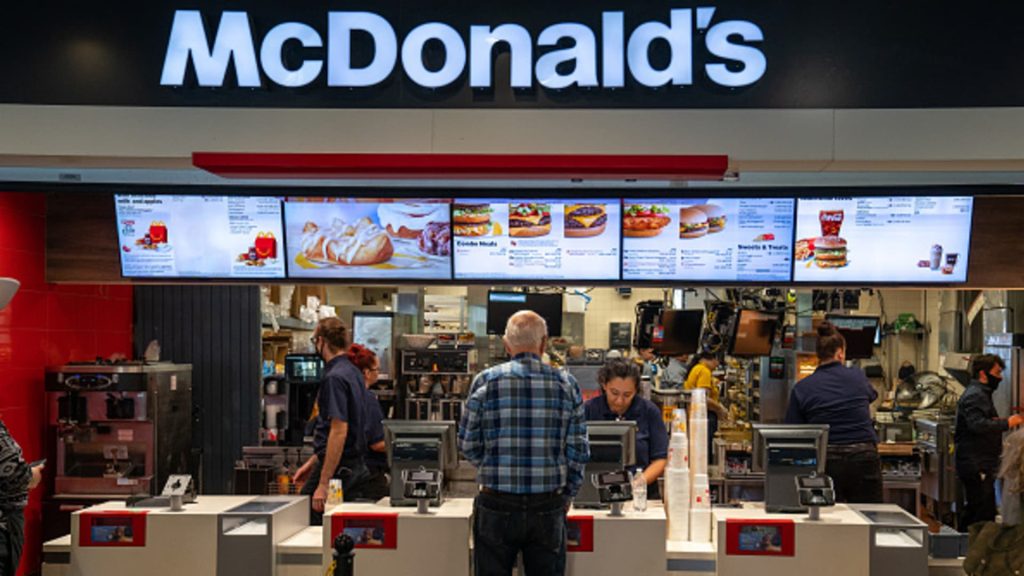 In dem Schreiben heißt es, McDonald's lehne die Bitte der Franchisenehmer ab, die großen Veränderungen zu verschieben