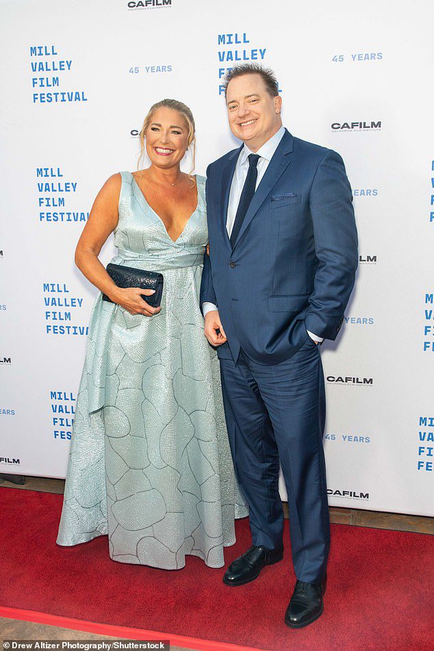 Das Neueste: Brendan Fraser, 53, wurde am Donnerstag mit seiner Partnerin Jane Moore beim Mill Valley Film Festival in San Rafael, Kalifornien, zur Vorführung seines zurückkehrenden Films The Whale mitgenommen