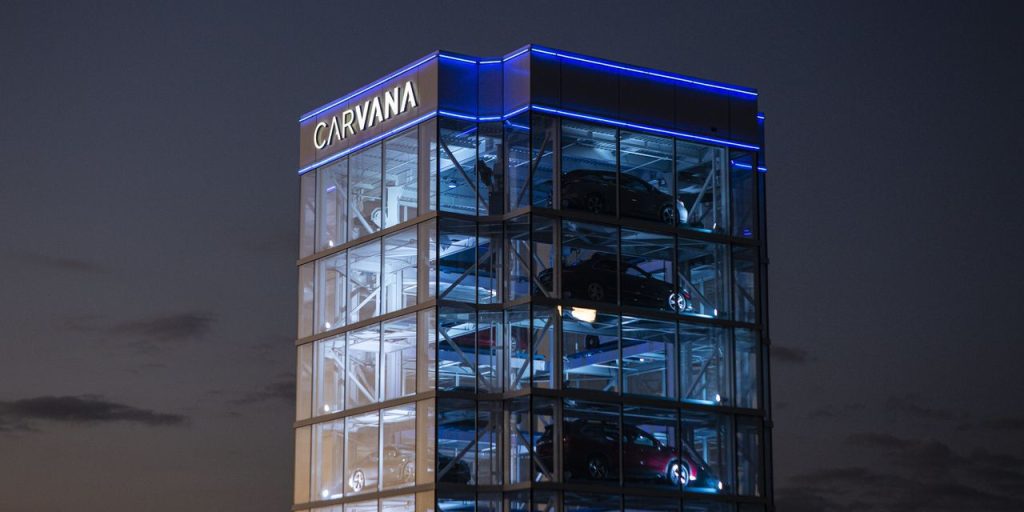 Carvana ist aufgrund hoher Schulden und hoher Zinsen mit einer Liquiditätskrise konfrontiert