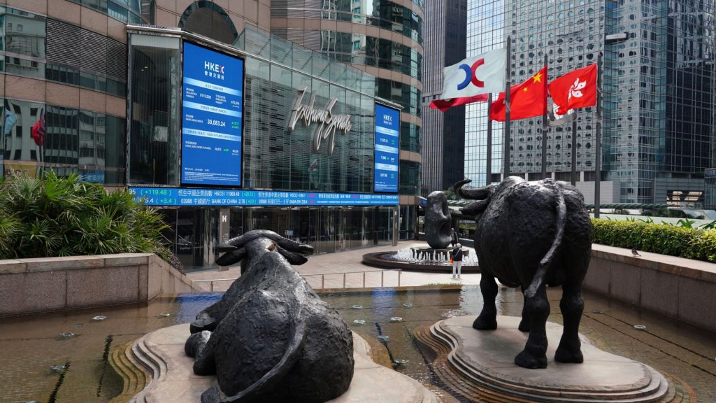 Die Aktien von Hongkong steigen, nachdem China die Quarantänezeit verkürzt hat, um mehr als 7 %