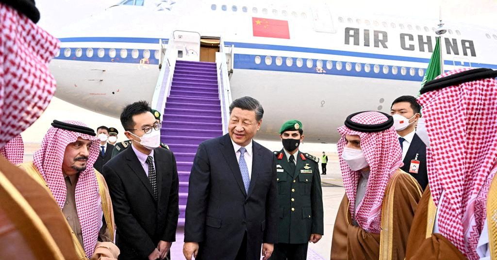 Der chinesische Präsident befindet sich auf einem „epochemachenden“ Besuch in Saudi-Arabien, während Riad die amerikanische Zensur ablehnt