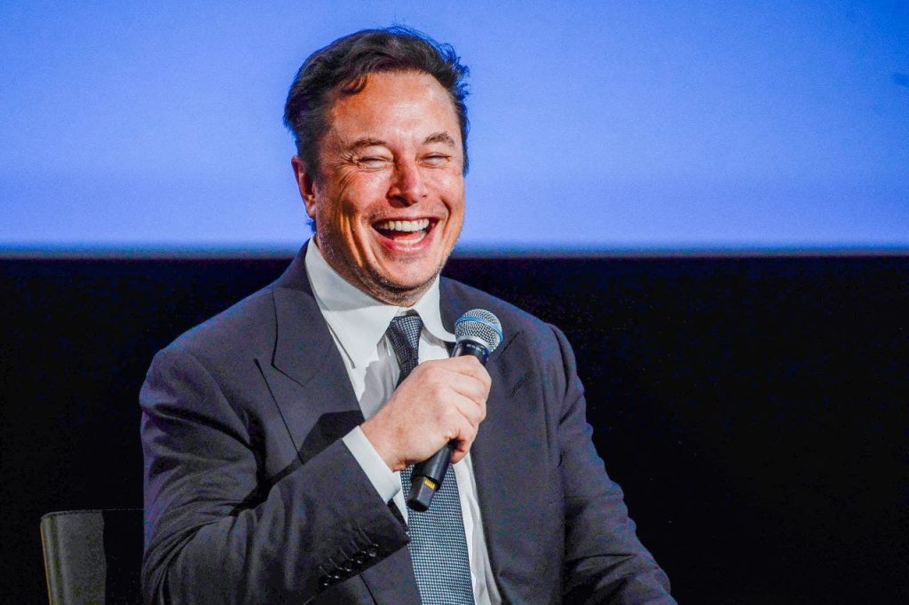 Elon Musk sagt, Journalisten „denken, dass sie besser sind als alle anderen“, inmitten von Kontroversen über den Kommentar