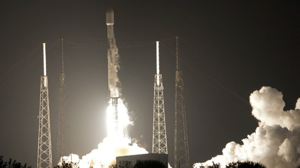 SpaceX startet eine spezielle Mission zum Mond